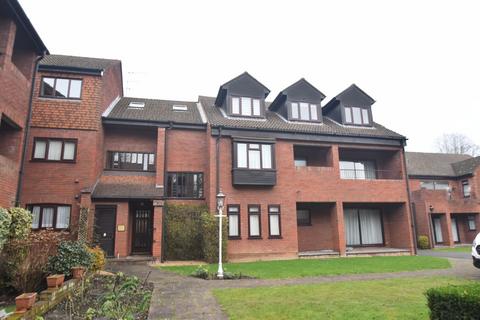 Snells Wood Court, Amersham, Buckinghamshire, HP7