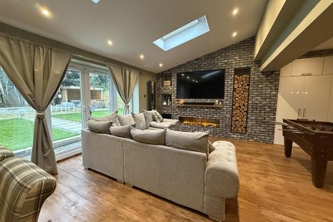 4 bedroom detached house for sale, Lakeside, Darlington