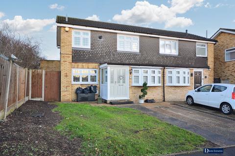 4 bedroom semi-detached house for sale, Chevington Way, Hornchurch