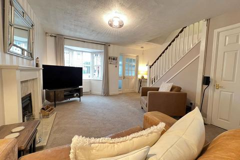 undefined, Warwick Close, Richmond Park, Dukinfield, SK16 5SD