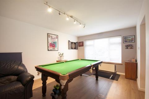 2 Burroway Road, Slough, SL3 8EN