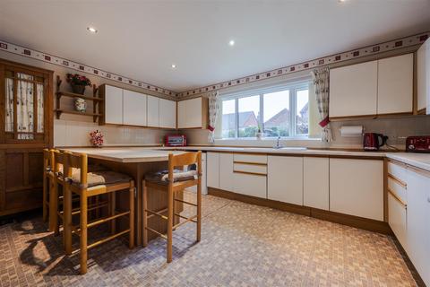 3 bedroom detached bungalow for sale, Avenue Clamart, Scunthorpe