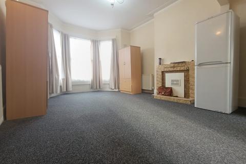 1 bedroom flat to rent, Windsor Road, London E7