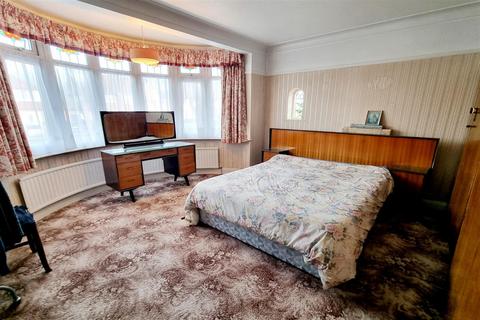 162 Cat Hill, Barnet, EN4 8HU