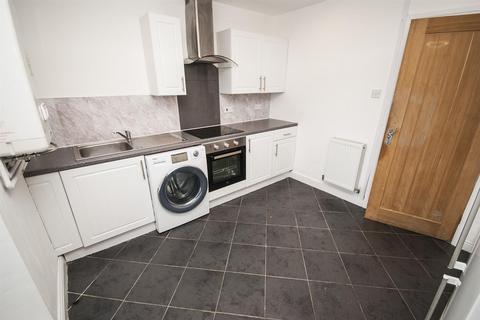 2 bedroom house to rent, London Road, Hazel Grove, Stockport