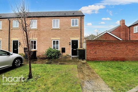 3 bedroom end of terrace house to rent, Turnpike Gardens, Bedford