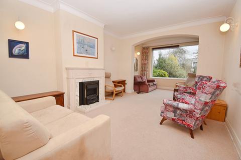 3 bedroom semi-detached house for sale, The Charter Road, Woodford Green, Essex. IG8 9RE