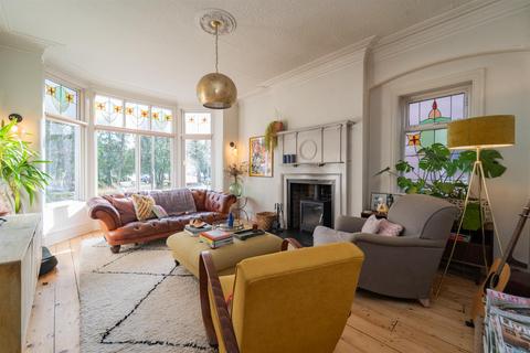 12 Green Walk, Manchester, M16 9RF