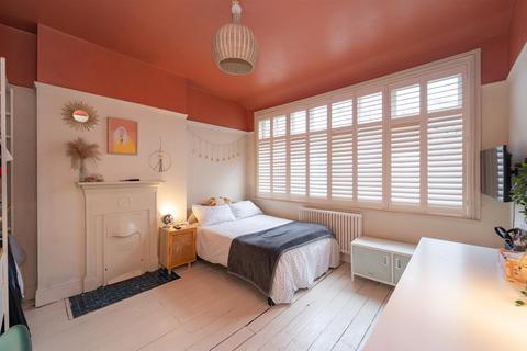 12 Green Walk, Manchester, M16 9RF