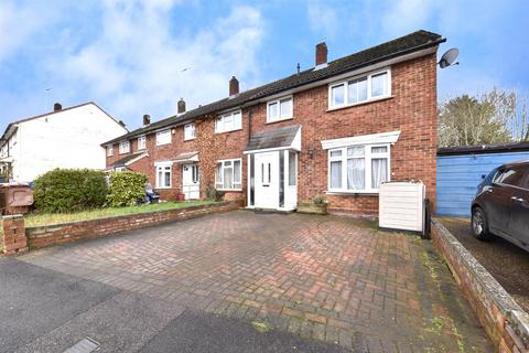 3 bedroom end of terrace house for sale, Kymswell Road, Stevenage