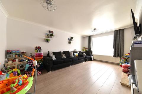 3 bedroom end of terrace house for sale, Kymswell Road, Stevenage