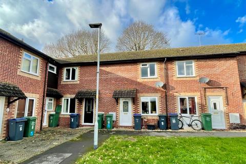 2 bedroom terraced house to rent, Hewlett Close, Chippenham