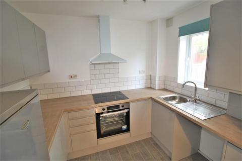 2 bedroom terraced house to rent, Hewlett Close, Chippenham