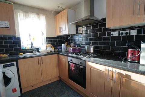 1 bedroom flat for sale, Darnay Lane, Bradford