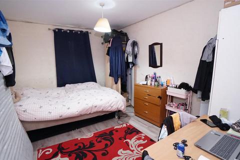 1 bedroom flat for sale, Darnay Lane, Bradford