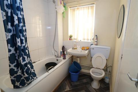 1 bedroom flat for sale, Darnay Lane, Bradford