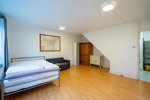 3 bedroom apartment for sale, Landrake, Plender Street, NW1