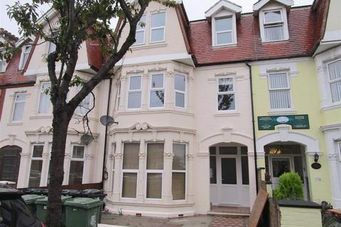 1 bedroom flat to rent, Clarence Road, Gorleston, NR31 6DR