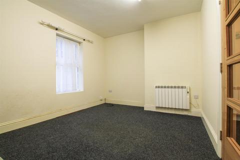 1 bedroom flat to rent, Clarence Road, Gorleston, NR31 6DR