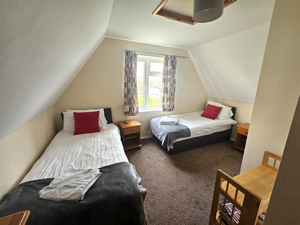 Bedroom 2.jpg