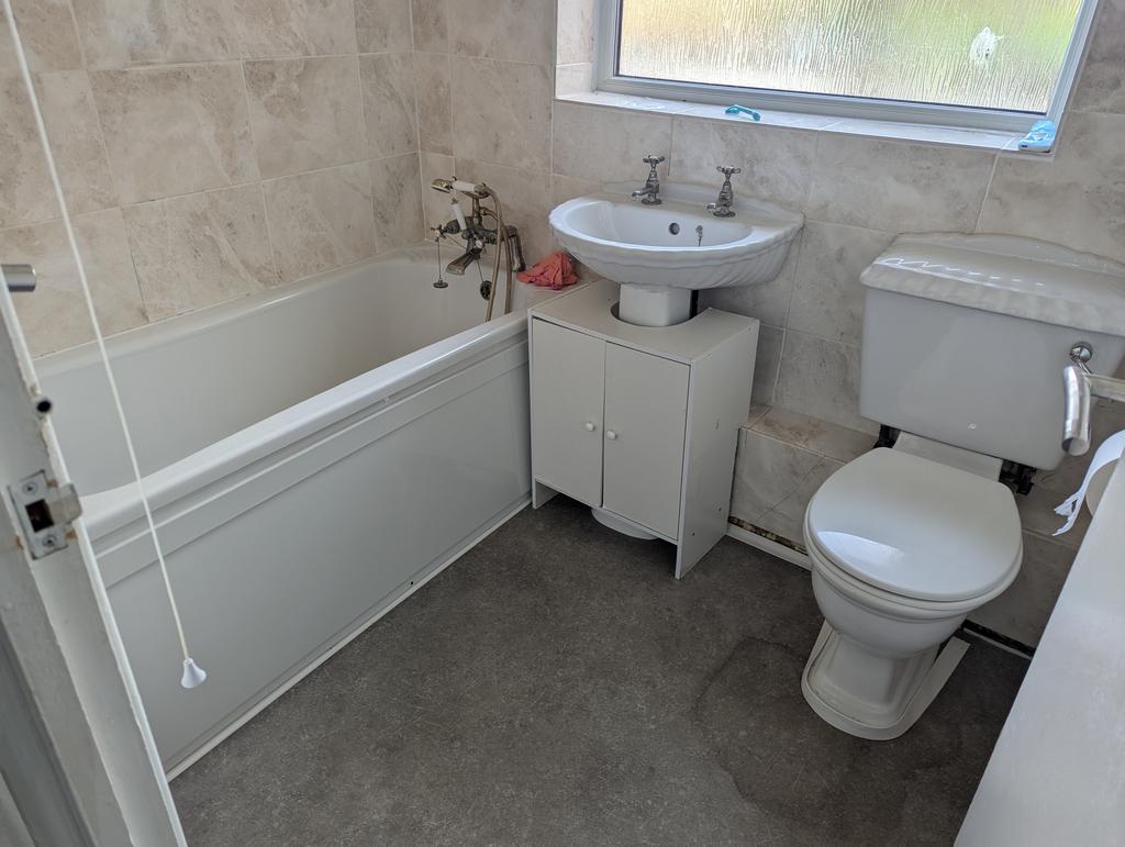 Toilet & Bath - 3