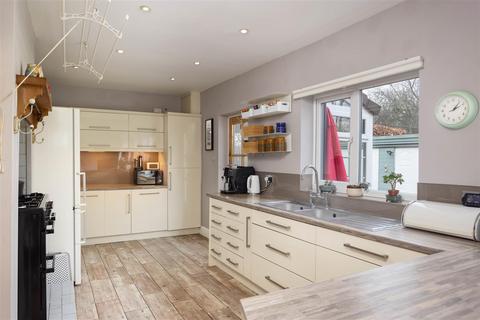 4 bedroom detached house for sale, Nursery Lane, Leeds LS17