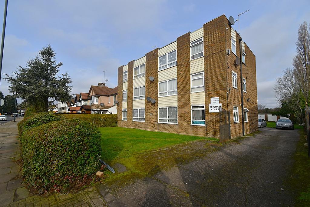 2-Bedroom Ground Floor Flat for Sale – Prime Lo