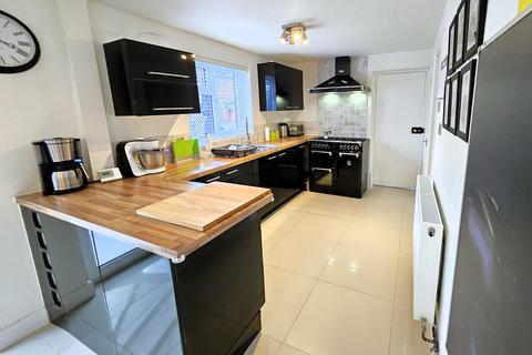 3 bedroom semi-detached house for sale, Barnsland, West End