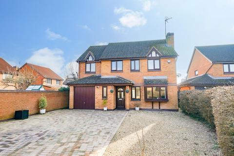 5 bedroom detached house for sale, Wren Walk, Edlesborough, Dunstable