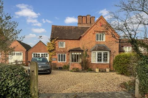 3 bedroom character property to rent, Charlecote, Warwick