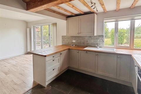 3 bedroom character property to rent, Charlecote, Warwick