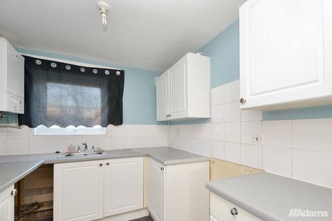 2 bedroom ground floor flat for sale, Lapwing Grove, Runcorn