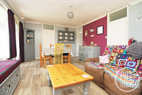 2 bedroom chalet for sale, Marsh Road, Oulton Broad, NR32