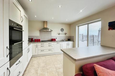 5 bedroom detached house for sale, Wentworth Close, Gilberdyke, Brough,  HU15 2GF