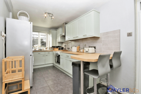 22 Avon, Widnes, WA8 4SR