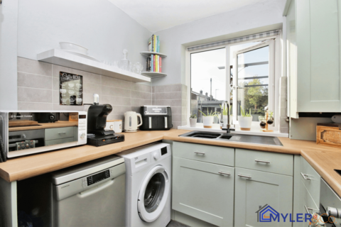 22 Avon, Widnes, WA8 4SR