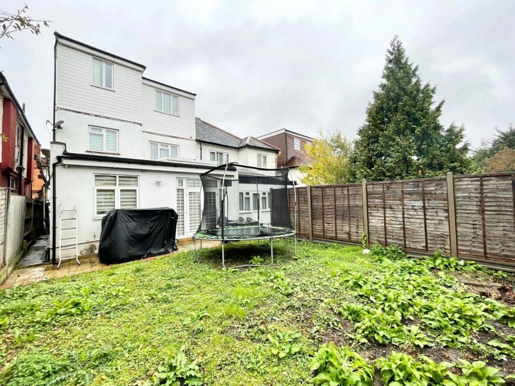 Rear-Gardeb-1200x900.jpg