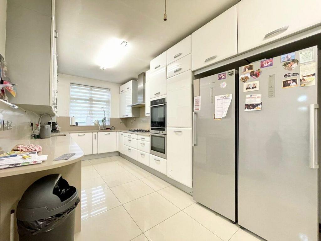 Kitchen--1200x900.jpg