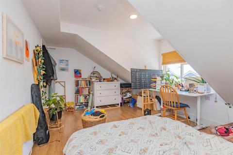 6 bedroom house to rent, Dawlish Road, Birmingham B29