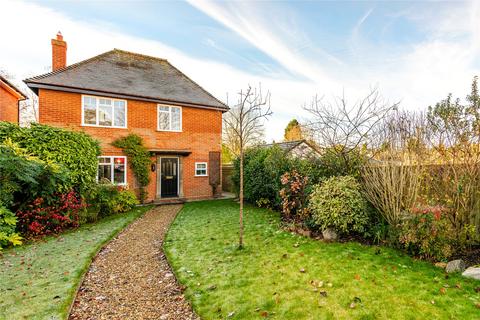 4 bedroom detached house for sale, London Road, Buckingham, Buckinghamshire, MK18