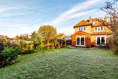 4 bedroom detached house for sale, London Road, Buckingham, Buckinghamshire, MK18