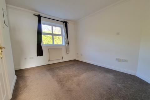 2 bedroom flat to rent, Hiltingbury