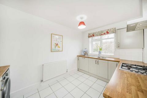 3 bedroom flat for sale, Rosehill Road, London SW18