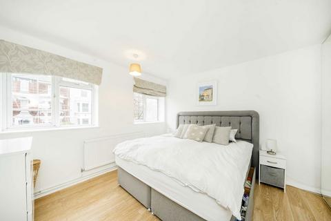 3 bedroom flat for sale, Rosehill Road, London SW18