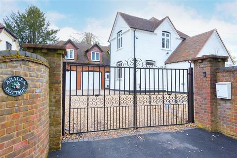 4 bedroom detached house for sale, Fleet Hill, Wokingham RG40