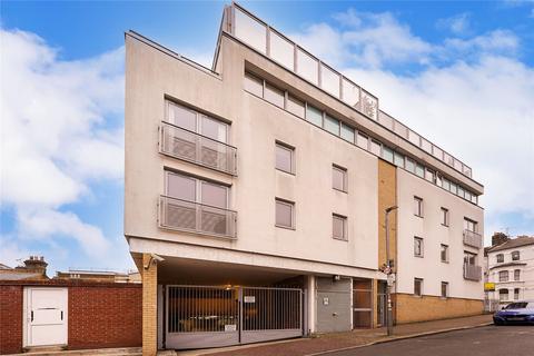 3 bedroom apartment for sale, Beauchamp Road, London, SW11