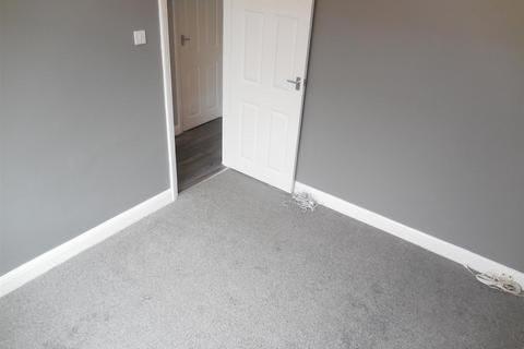 3 bedroom semi-detached house to rent, 50 Lynton AvenueClaregateWolverhampton