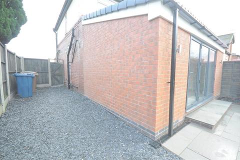 3 bedroom semi-detached house to rent, Whitemill Lane, Stone