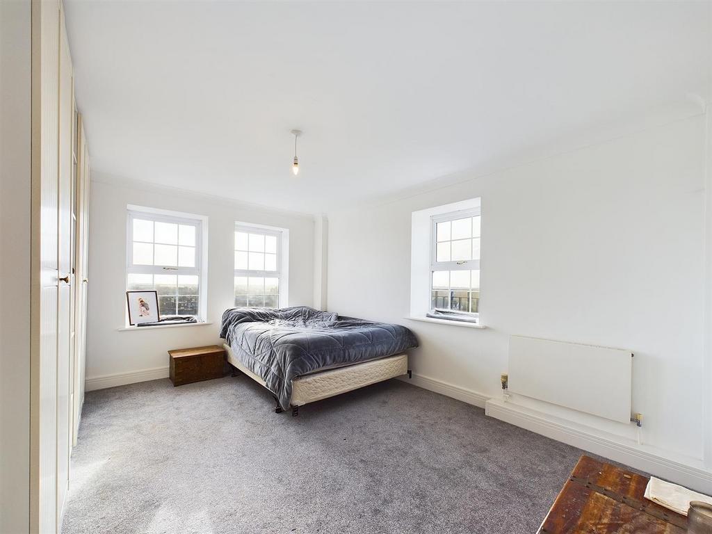 CAM03510 G0-PR0254-STILL024.jpg