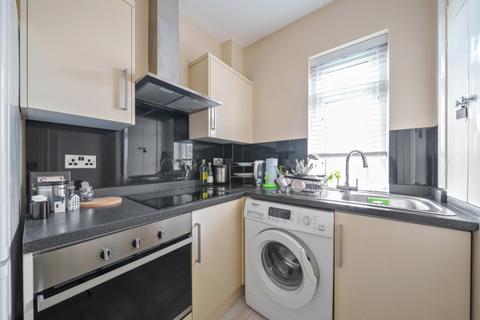 1 bedroom flat to rent, Watchfield Court Sutton Court Road W4